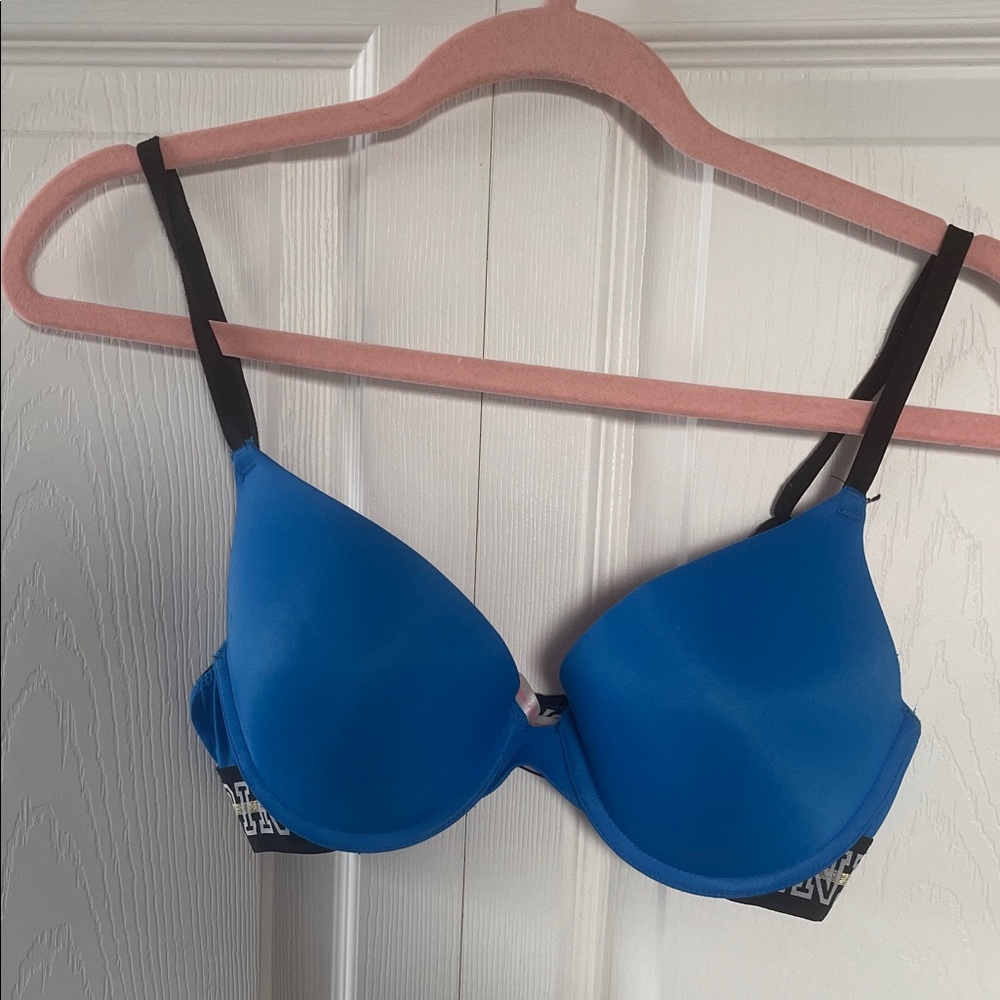 PINK Victoria's Secret Blue Bra